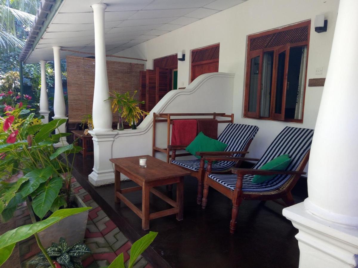 Sansala Guesthouse & Restaurant 탕갈레 외부 사진