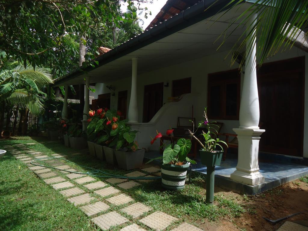 Sansala Guesthouse & Restaurant 탕갈레 외부 사진